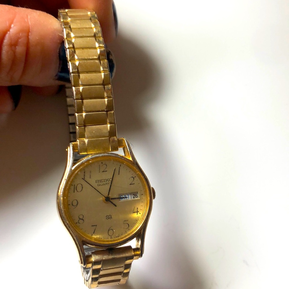 Watch. Seiko quartz.